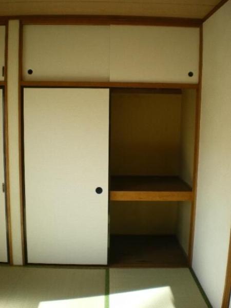 横浜市港北区高田東4丁目のアパート(収納)