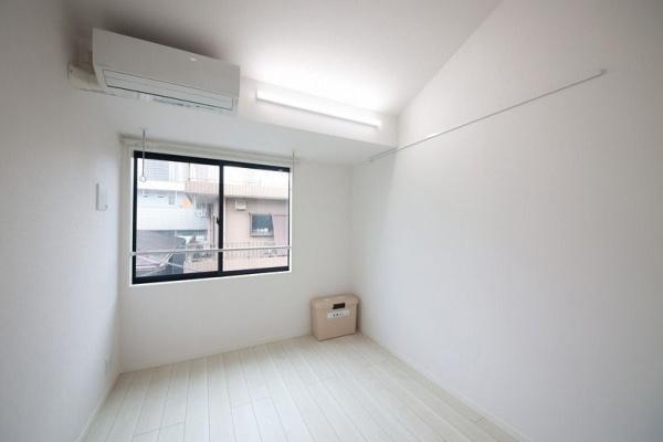 川崎市中原区上丸子山王町2丁目のアパート(リビング)