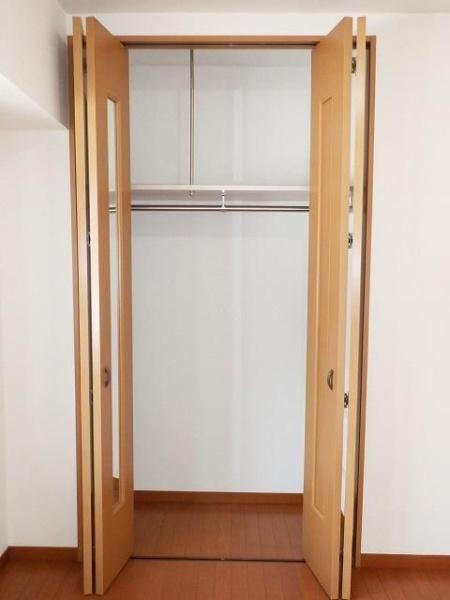 横浜市鶴見区鶴見中央3丁目のマンション(収納)