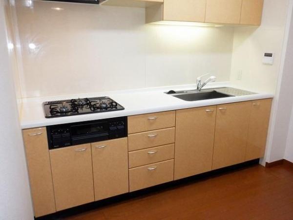 横浜市鶴見区鶴見中央3丁目のマンション(リビング)