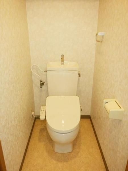 横浜市鶴見区鶴見中央3丁目のマンション(トイレ)