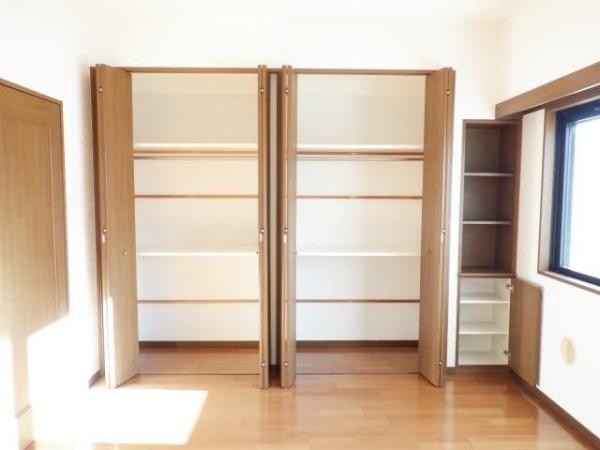 横浜市鶴見区鶴見中央4丁目のマンション(収納)