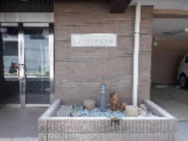 横浜市鶴見区鶴見中央4丁目のマンション(エントランス)