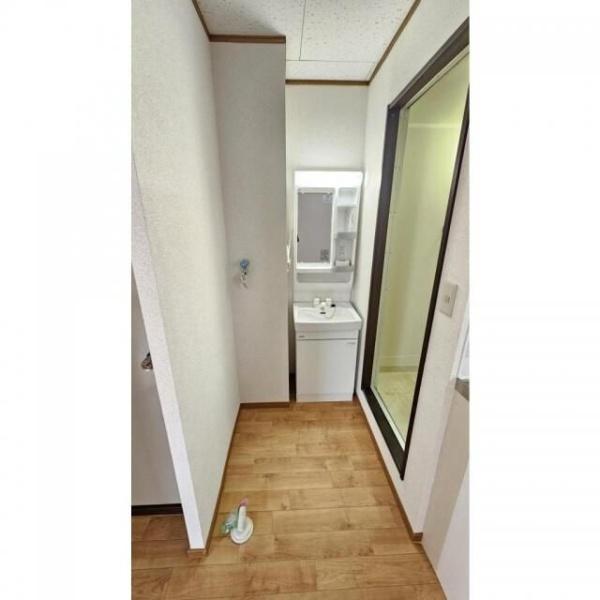 横浜市鶴見区鶴見中央3丁目のアパート(洗面台・洗面所)