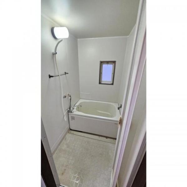 横浜市鶴見区鶴見中央3丁目のアパート(バス)