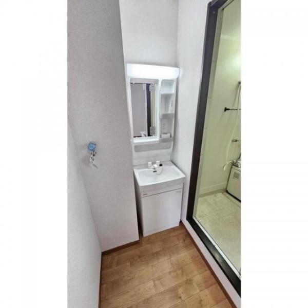 横浜市鶴見区鶴見中央3丁目のアパート(洗面台・洗面所)