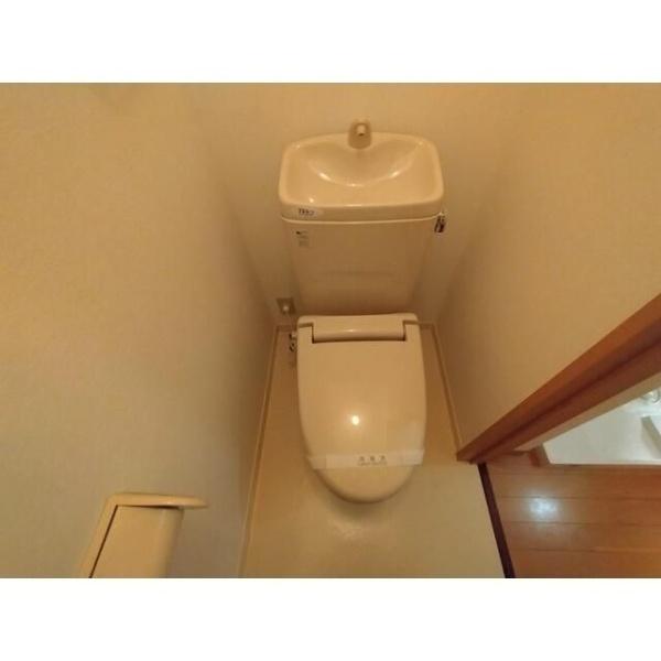 川崎市中原区新城中町のアパート(トイレ)