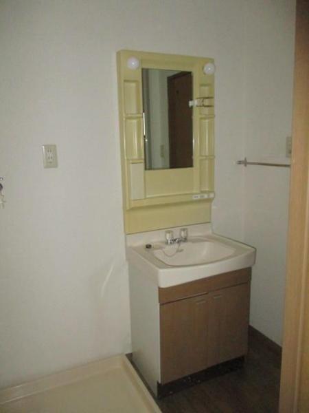 横浜市港北区岸根町のアパート(洗面台・洗面所)