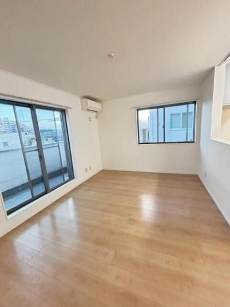 横浜市神奈川区栗田谷のタウンハウス