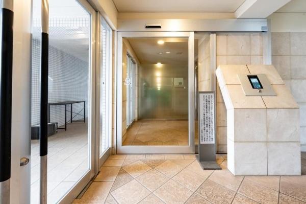 川崎市中原区上丸子山王町2丁目のマンション(エントランス)