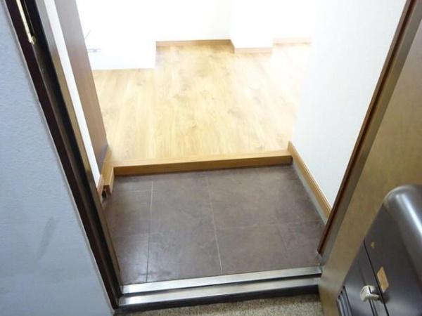 コーポカタノ(玄関)