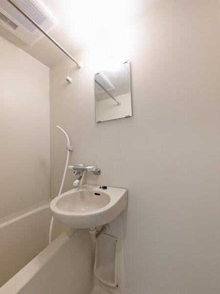 目黒区目黒1丁目のマンション(洗面台・洗面所)