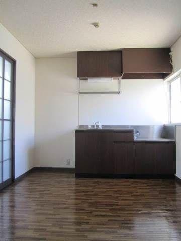 横浜市神奈川区三ツ沢南町のアパート