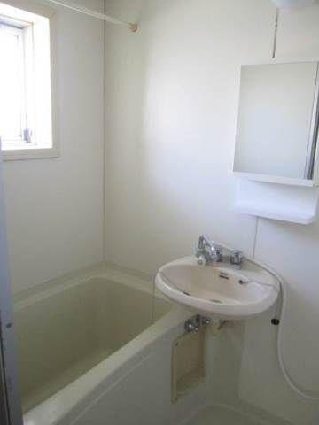 横浜市神奈川区三ツ沢南町のアパート