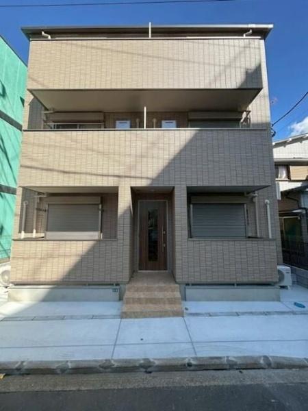 横浜市神奈川区六角橋1丁目のアパート