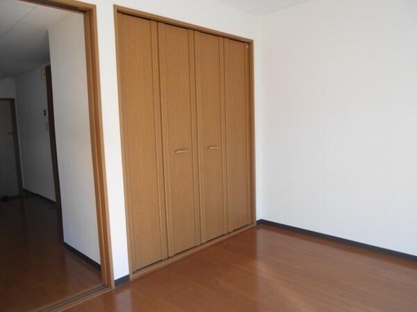 世田谷区岡本２丁目のマンション