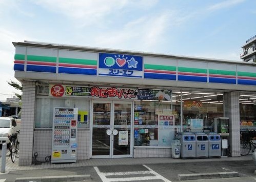 川崎市幸区南幸町３丁目のアパート(スリーエフ川崎南部市場前店)