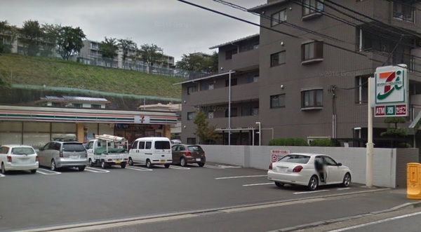 川崎市高津区新作３丁目のアパート(セブンイレブン川崎新作3丁目店)