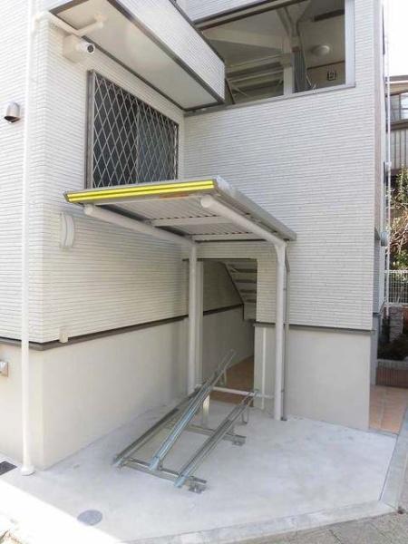 川崎市高津区新作３丁目のアパート