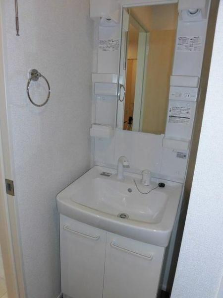 川崎市高津区新作３丁目のアパート