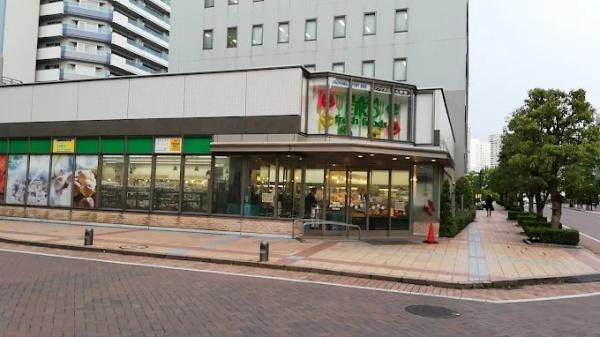 横浜市神奈川区青木町のマンション(プラザ栄光生鮮館ポートサイド店)