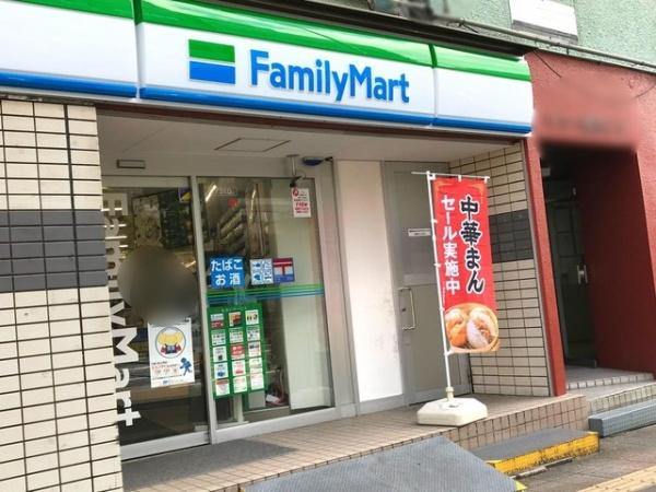横浜市神奈川区栄町のマンション(ファミリーマート横浜栄町店)