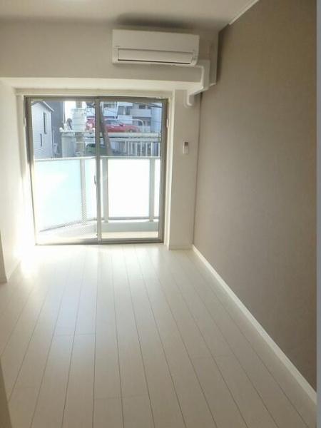 横浜市神奈川区栄町のマンション