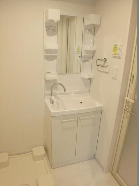 横浜市神奈川区栄町のマンション