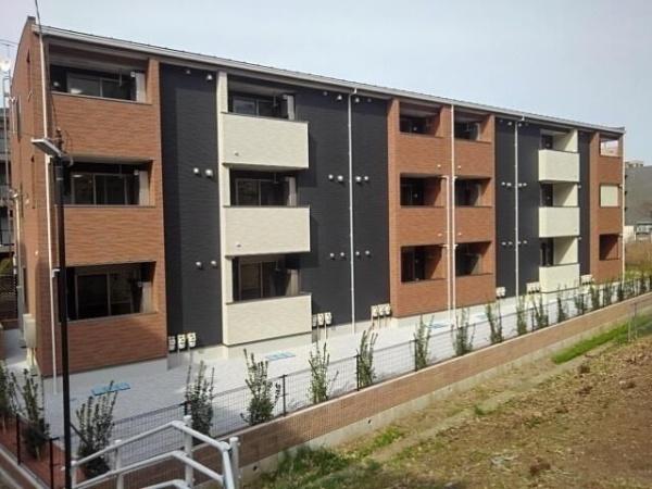 川崎市高津区久地４丁目のアパート