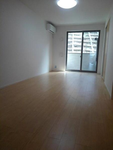 川崎市高津区久地４丁目のアパート