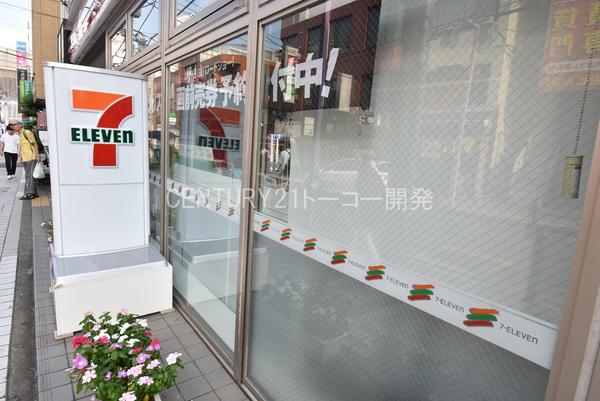 横浜市港北区日吉本町１丁目のアパート(セブンイレブン横浜日吉中央通り店)