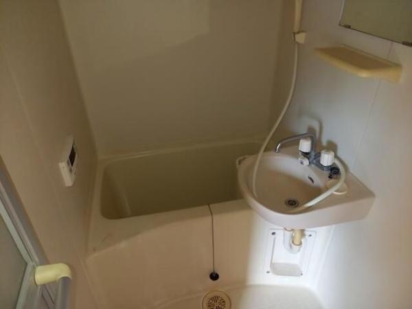 横浜市神奈川区西神奈川２丁目のアパート