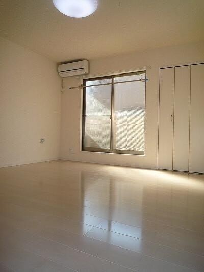 横浜市神奈川区子安通１丁目のアパート