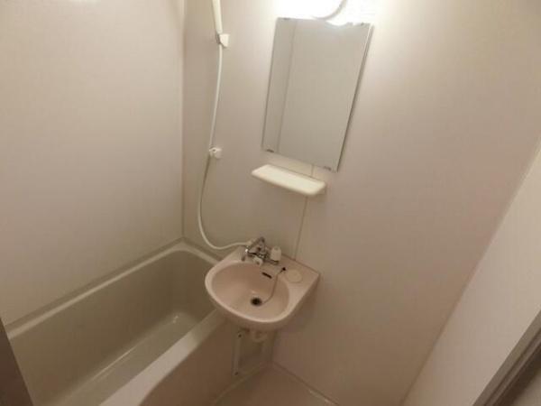 横浜市神奈川区子安通１丁目のアパート