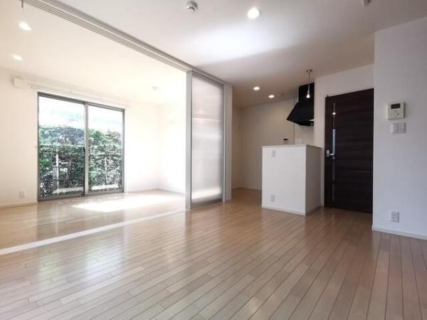 目黒区柿の木坂１丁目のアパート