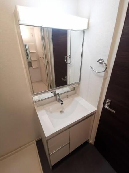 目黒区柿の木坂１丁目のアパート