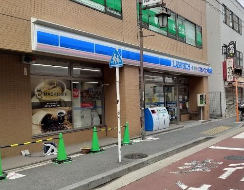 川崎市高津区二子３丁目のアパート(ローソン・スリーエフ高津駅前店)