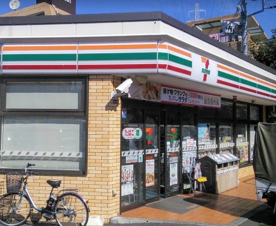 横浜市鶴見区上の宮１丁目のアパート(セブンイレブン横浜北寺尾7丁目店)