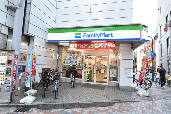 川崎市中原区木月住吉町のマンション(ファミリーマート川崎元住吉駅前店)