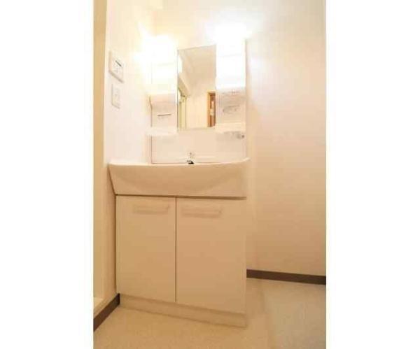 川崎市幸区中幸町１丁目のマンション