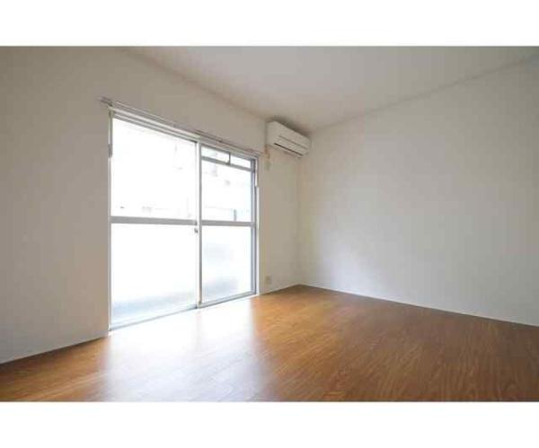 川崎市幸区塚越３丁目のアパート