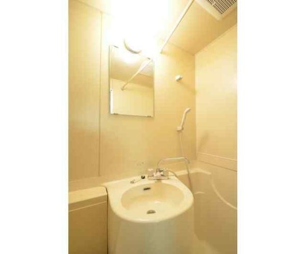 川崎市幸区塚越３丁目のアパート