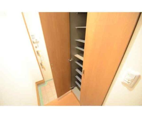 川崎市幸区小向西町４丁目のアパート