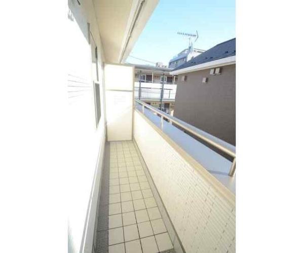 川崎市幸区小向西町４丁目のアパート