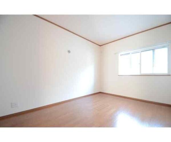 川崎市幸区小向西町４丁目のアパート