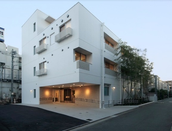 川崎市高津区坂戸１丁目のアパート(医療法人社団亮正会総合高津中央病院)