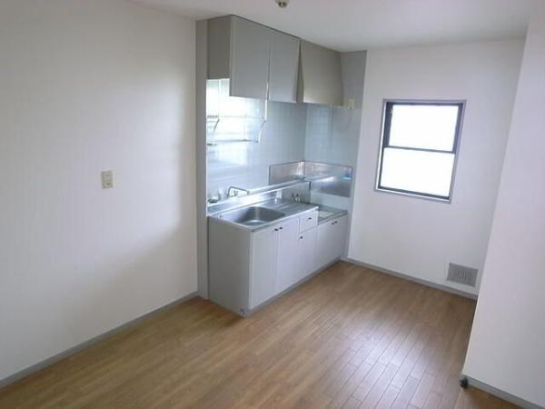 川崎市高津区坂戸１丁目のアパート