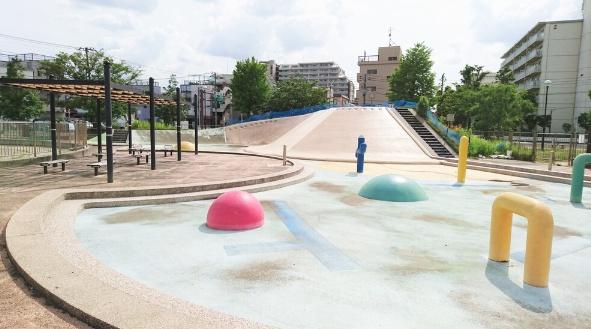 横浜市鶴見区向井町３丁目のアパート(小田公園)