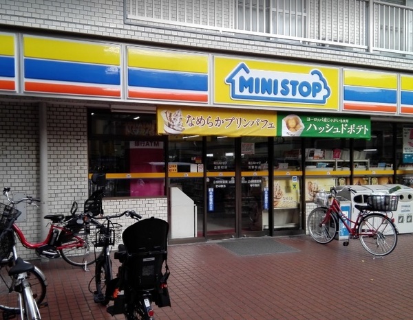 横浜市中区英町のマンション(ミニストップ吉野町店)