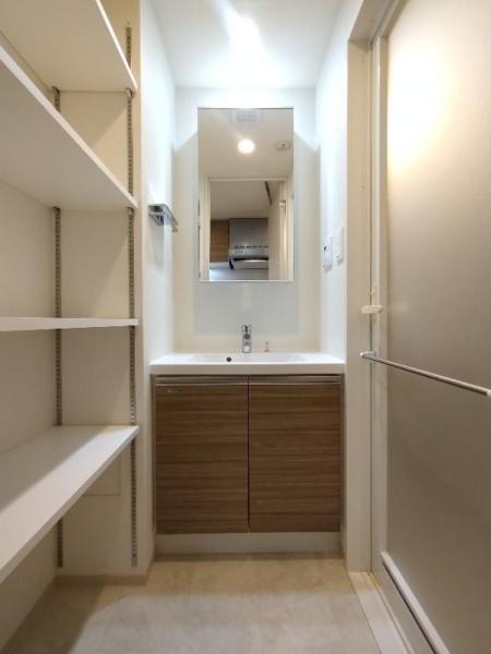 川崎市幸区中幸町３丁目のマンション